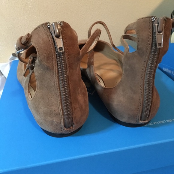 Banana Republic 10 Flats - Picture 3 of 6